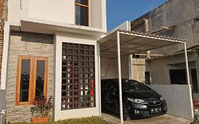 Ambarukmo Green Hill / Ma 8